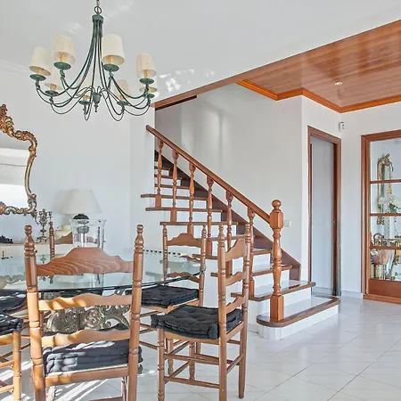 House With Amazing Views , Overlooking The Festival Town Of Будинок відпочинку *