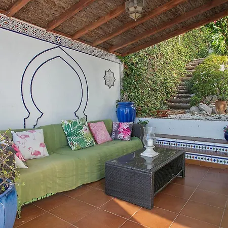 Сasa de vacaciones House With Amazing Views , Overlooking The Festival Town Of