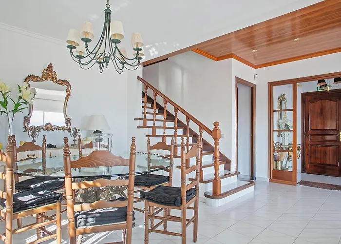 House With Amazing Views , Overlooking The Festival Town Of Будинок відпочинку *