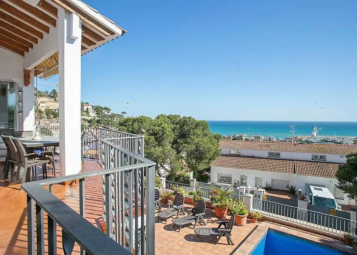 House With Amazing Views , Overlooking The Festival Town Of Будинок відпочинку *