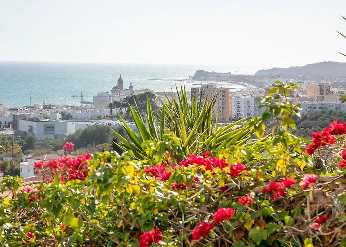 House With Amazing Views , Overlooking The Festival Town Of * Сіджас