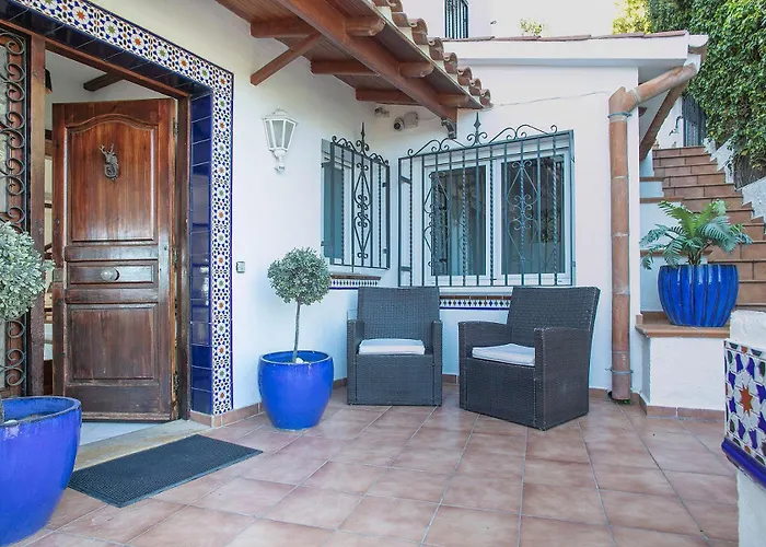 Будинок відпочинку House With Amazing Views , Overlooking The Festival Town Of