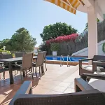 House With Amazing Views , Overlooking The Festival Town Of * Сиджес