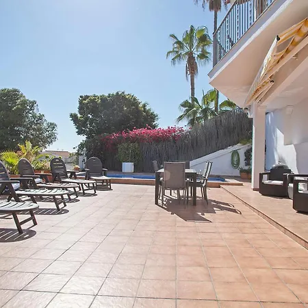 House With Amazing Views , Overlooking The Festival Town Of Dom wakacyjny Sitges