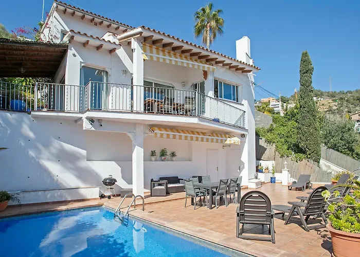 House With Amazing Views , Overlooking The Festival Town Of Prázdninový dům